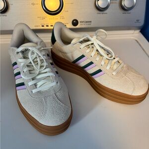 Adidas Sneakers with green and purple stripes